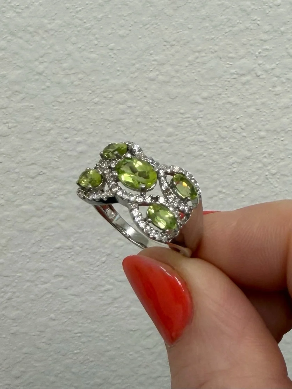 Beautiful Natural oval cut Burma Peridot 1.90CT 925 Sterling Silver Ring Size 9